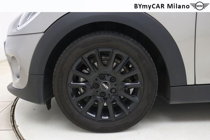 Mini Mini Mini 5p 1.5 Cooper Hype auto https://cdn.bymycar.eu/it-bo/assets/images/vehicles/vo/4414/MINI-MINI-IV-F55-2018-5P-jpg-9.jpg