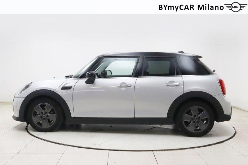 Mini Mini Mini 5p 1.5 Cooper Classic auto https://cdn.bymycar.eu/it-bo/assets/images/vehicles/vo/4415/MINI-MINI-IV-F55-2021-5P-jpg-3.jpg