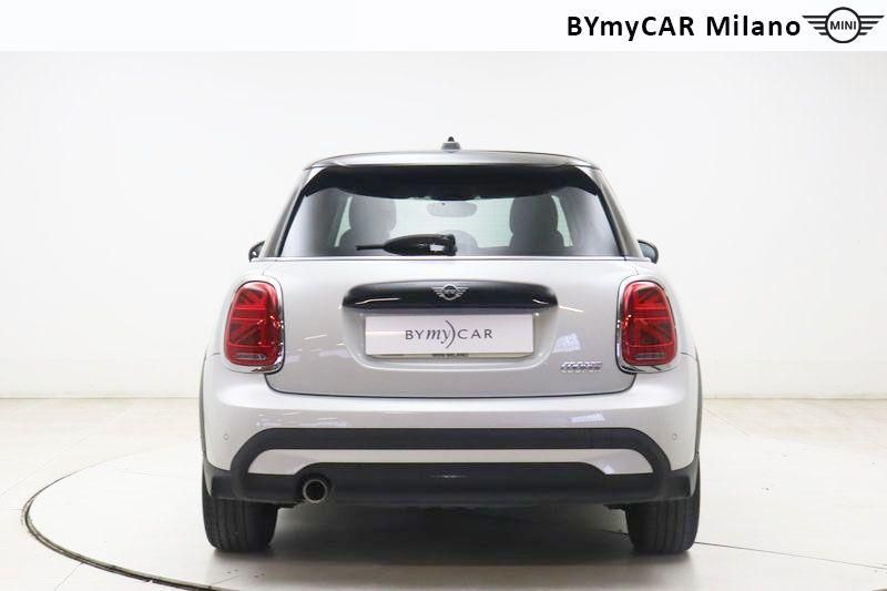 Mini Mini Mini 5p 1.5 Cooper Classic auto https://cdn.bymycar.eu/it-bo/assets/images/vehicles/vo/4415/MINI-MINI-IV-F55-2021-5P-jpg-4.jpg