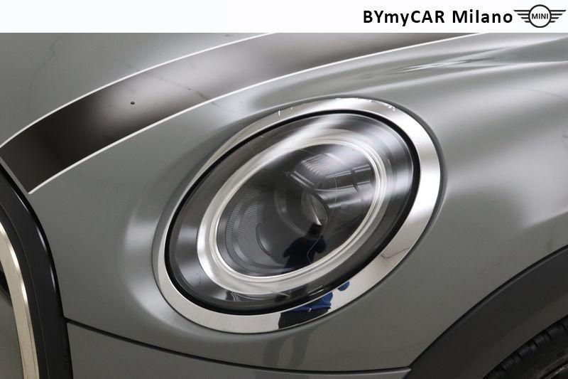 Mini Mini Mini 5p 1.5 Cooper Classic auto https://cdn.bymycar.eu/it-bo/assets/images/vehicles/vo/4454/MINI-MINI-IV-F55-2021-5P-jpg-10.jpg