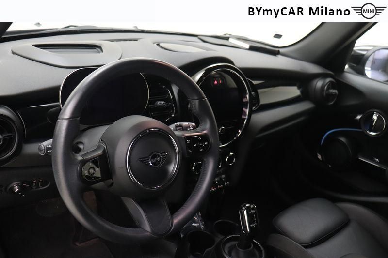 Mini Mini Mini 5p 1.5 Cooper Classic auto https://cdn.bymycar.eu/it-bo/assets/images/vehicles/vo/4454/MINI-MINI-IV-F55-2021-5P-jpg-11.jpg