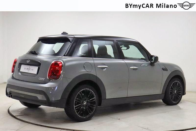 Mini Mini Mini 5p 1.5 Cooper Classic auto https://cdn.bymycar.eu/it-bo/assets/images/vehicles/vo/4454/MINI-MINI-IV-F55-2021-5P-jpg-7.jpg