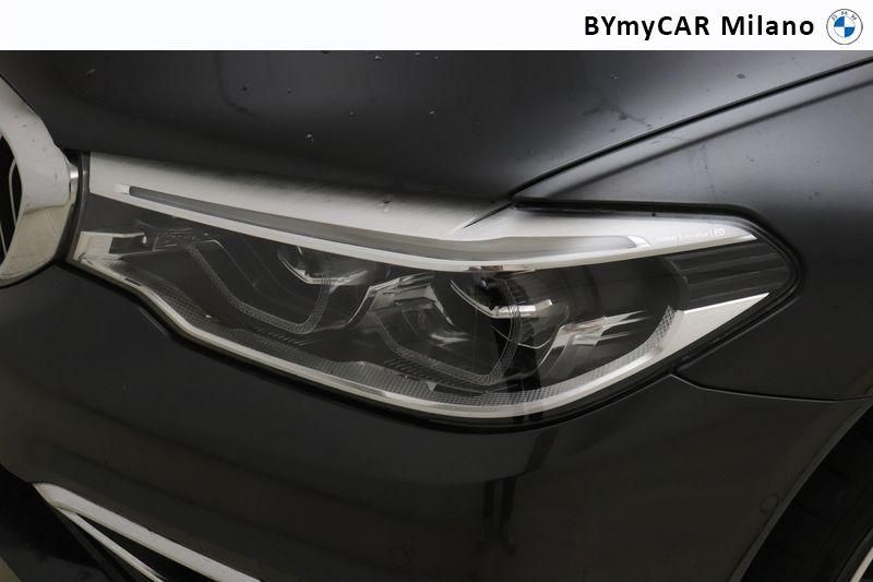 BMW Serie 5 520d Touring Luxury auto https://cdn.bymycar.eu/it-bo/assets/images/vehicles/vo/4466/BMW-SERIE-5-G31-2017-TOURING-jpg-10.jpg