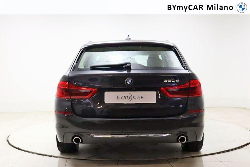 BMW Serie 5 520d Touring Luxury auto https://cdn.bymycar.eu/it-bo/assets/images/vehicles/vo/4466/BMW-SERIE-5-G31-2017-TOURING-jpg-3.jpg