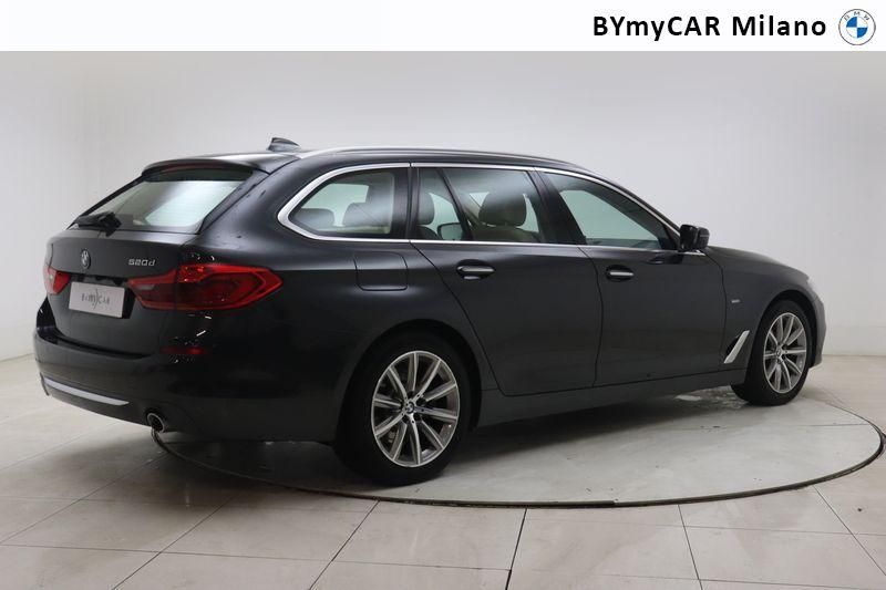 BMW Serie 5 520d Touring Luxury auto https://cdn.bymycar.eu/it-bo/assets/images/vehicles/vo/4466/BMW-SERIE-5-G31-2017-TOURING-jpg-7.jpg