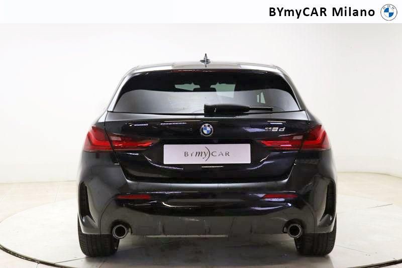 BMW Serie 1 118d Msport auto https://cdn.bymycar.eu/it-bo/assets/images/vehicles/vo/4471/BMW-SERIE-1-F40-jpg-3.jpg