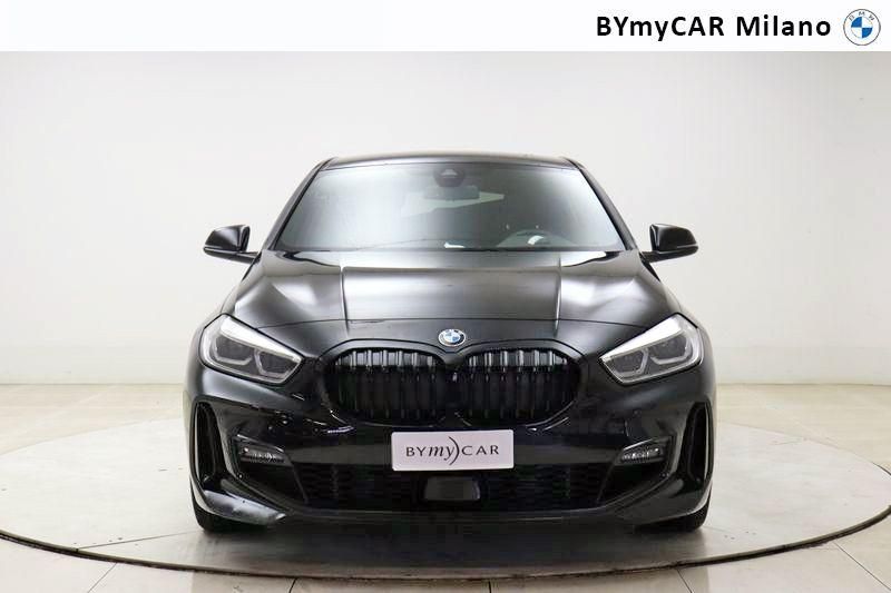 BMW Serie 1 118d Msport auto https://cdn.bymycar.eu/it-bo/assets/images/vehicles/vo/4471/BMW-SERIE-1-F40-jpg-4.jpg