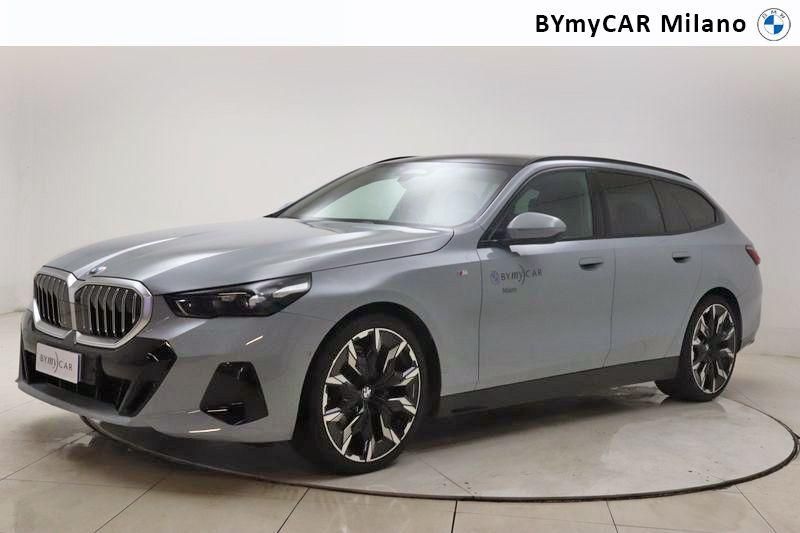 BMW Serie 5 520d Touring 48V xdrive MSport auto https://cdn.bymycar.eu/it-bo/assets/images/vehicles/vo/4492/BMW-SERIE-5-G61-2024-TOURING-jpg-0.jpg