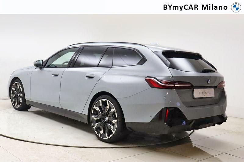 BMW Serie 5 520d Touring 48V xdrive MSport auto https://cdn.bymycar.eu/it-bo/assets/images/vehicles/vo/4495/BMW-SERIE-5-G61-2024-TOURING-jpg-14.jpg