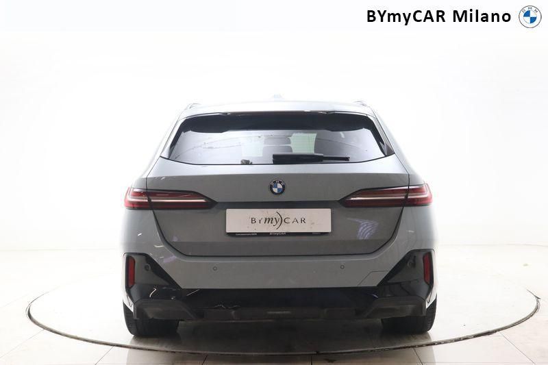 BMW Serie 5 520d Touring 48V xdrive MSport auto https://cdn.bymycar.eu/it-bo/assets/images/vehicles/vo/4495/BMW-SERIE-5-G61-2024-TOURING-jpg-3.jpg
