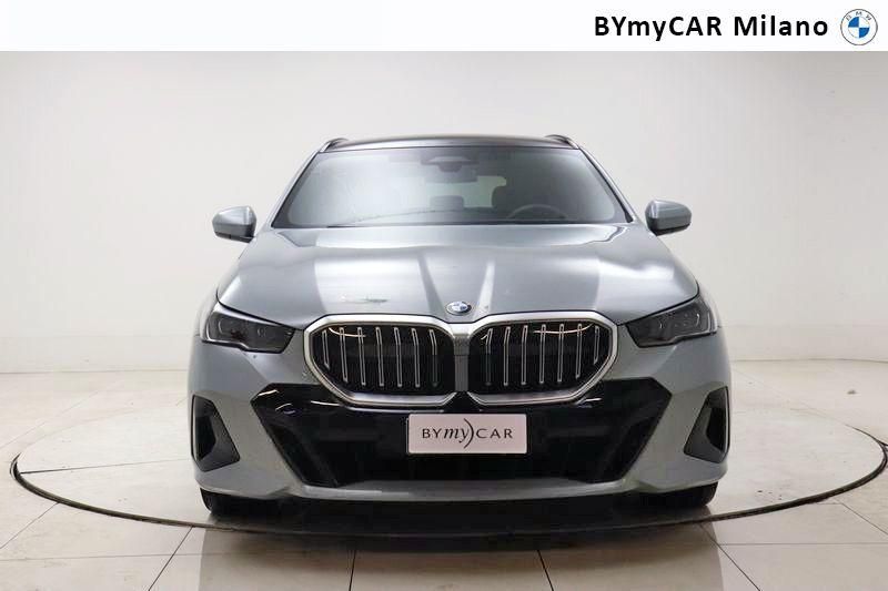 BMW Serie 5 520d Touring 48V xdrive MSport auto https://cdn.bymycar.eu/it-bo/assets/images/vehicles/vo/4495/BMW-SERIE-5-G61-2024-TOURING-jpg-4.jpg