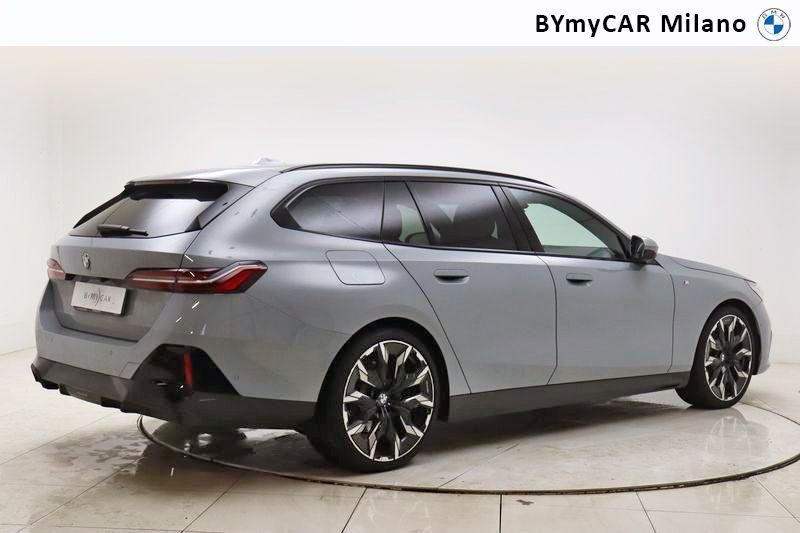 BMW Serie 5 520d Touring 48V xdrive MSport auto https://cdn.bymycar.eu/it-bo/assets/images/vehicles/vo/4495/BMW-SERIE-5-G61-2024-TOURING-jpg-7.jpg