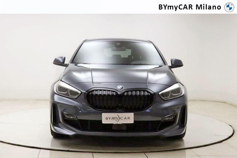 BMW Serie 1 118d Msport auto https://cdn.bymycar.eu/it-bo/assets/images/vehicles/vo/4541/BMW-SERIE-1-F40-jpg-4.jpg