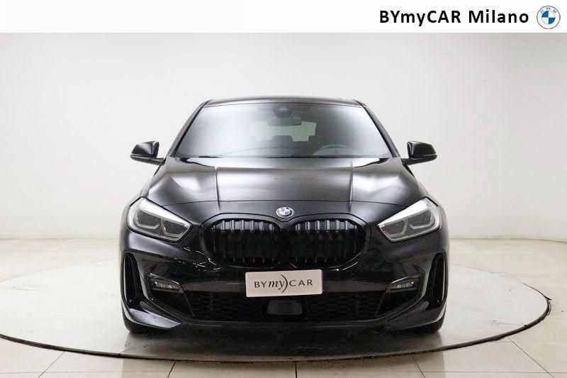 BMW Serie 1 118d Msport auto https://cdn.bymycar.eu/it-bo/assets/images/vehicles/vo/4544/BMW-SERIE-1-F40-jpg-4.jpg