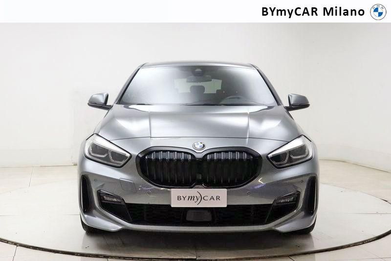 BMW Serie 1 118d Msport auto https://cdn.bymycar.eu/it-bo/assets/images/vehicles/vo/4546/BMW-SERIE-1-F40-jpg-4.jpg
