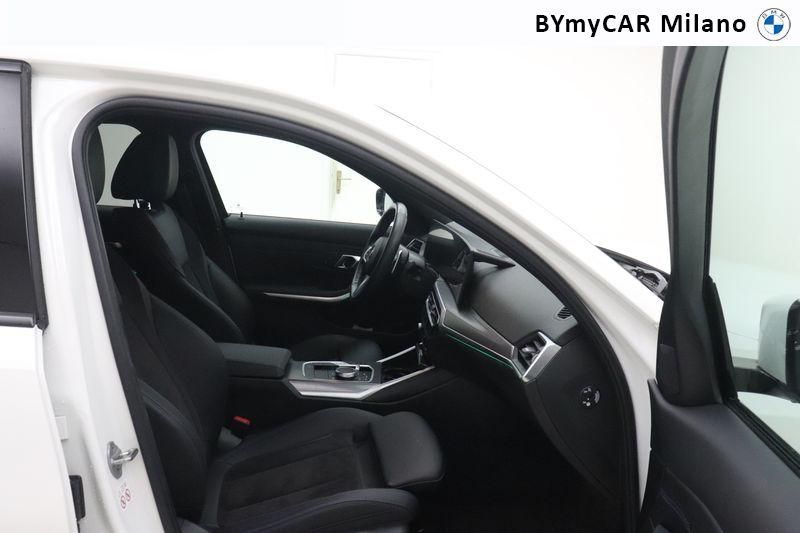 BMW Serie 3 320d mhev 48V MSport auto https://cdn.bymycar.eu/it-bo/assets/images/vehicles/vo/4557/BMW-SERIE-3-G20-2022-BERLINA-jpg-8.jpg