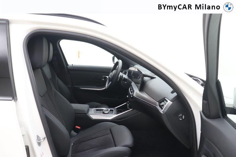 BMW Serie 3 320d Touring mhev 48V xdrive MSport auto https://cdn.bymycar.eu/it-bo/assets/images/vehicles/vo/4577/BMW-SERIE-3-G21-2022-TOURING-jpg-8.jpg