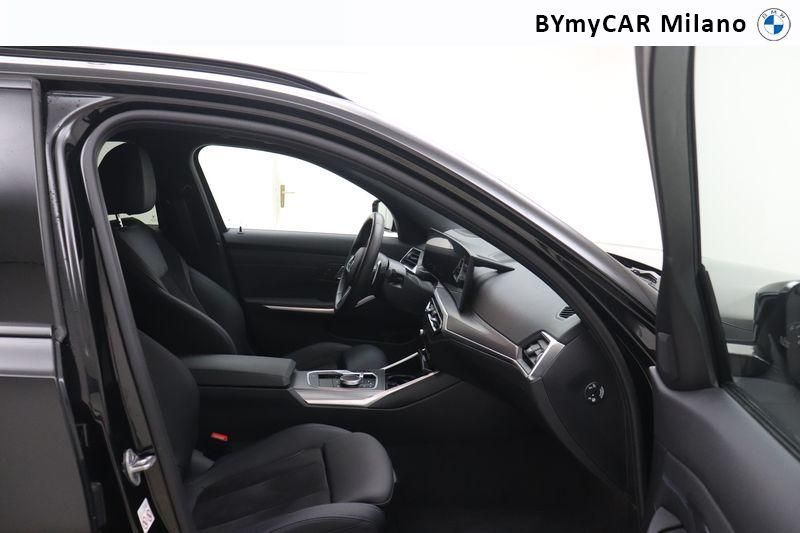 BMW Serie 3 320d Touring mhev 48V xdrive MSport auto https://cdn.bymycar.eu/it-bo/assets/images/vehicles/vo/4584/BMW-SERIE-3-G21-2022-TOURING-jpg-8.jpg