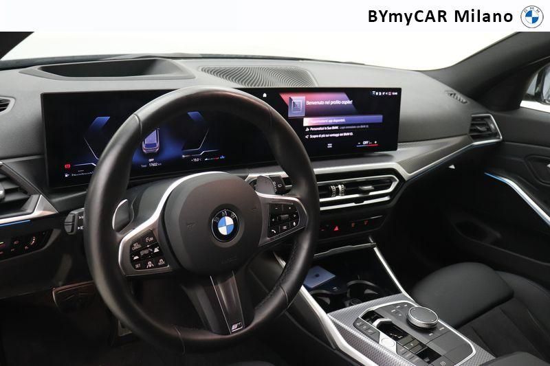 BMW Serie 3 320d Touring mhev 48V xdrive MSport auto https://cdn.bymycar.eu/it-bo/assets/images/vehicles/vo/4585/BMW-SERIE-3-G21-2022-TOURING-jpg-11.jpg