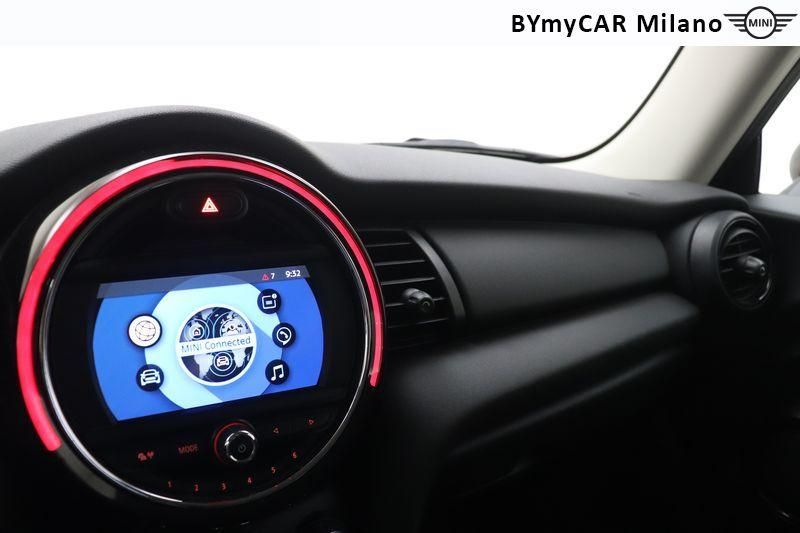 Mini Mini Mini 3p 1.5 One 75cv https://cdn.bymycar.eu/it-bo/assets/images/vehicles/vo/4608/MINI-MINI-IV-F56-2018-3P-jpg-13.jpg