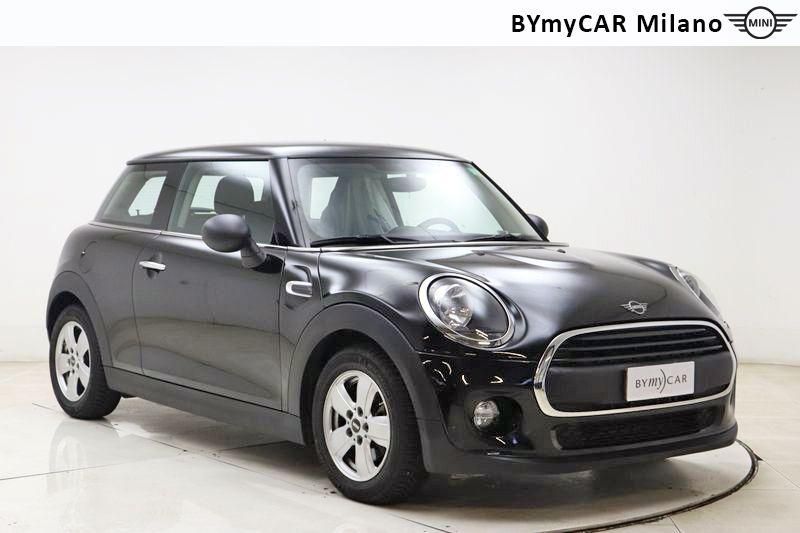 Mini Mini Mini 3p 1.5 One 75cv https://cdn.bymycar.eu/it-bo/assets/images/vehicles/vo/4608/MINI-MINI-IV-F56-2018-3P-jpg-6.jpg