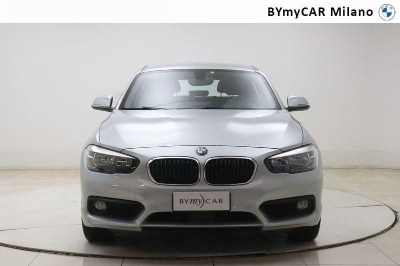 BMW Serie 1 116d Business 5p https://cdn.bymycar.eu/it-bo/assets/images/vehicles/vo/4631/BMW-SERIE-1-F-2F20-21-2015-jpg-4.jpg