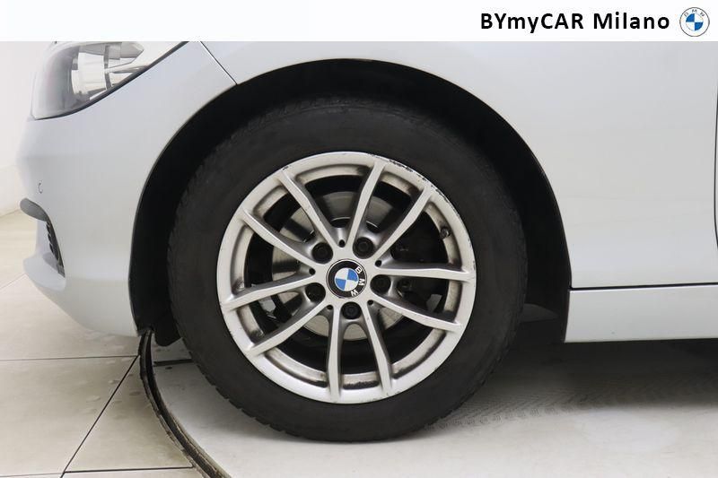 BMW Serie 1 116d Business 5p https://cdn.bymycar.eu/it-bo/assets/images/vehicles/vo/4631/BMW-SERIE-1-F-2F20-21-2015-jpg-9.jpg