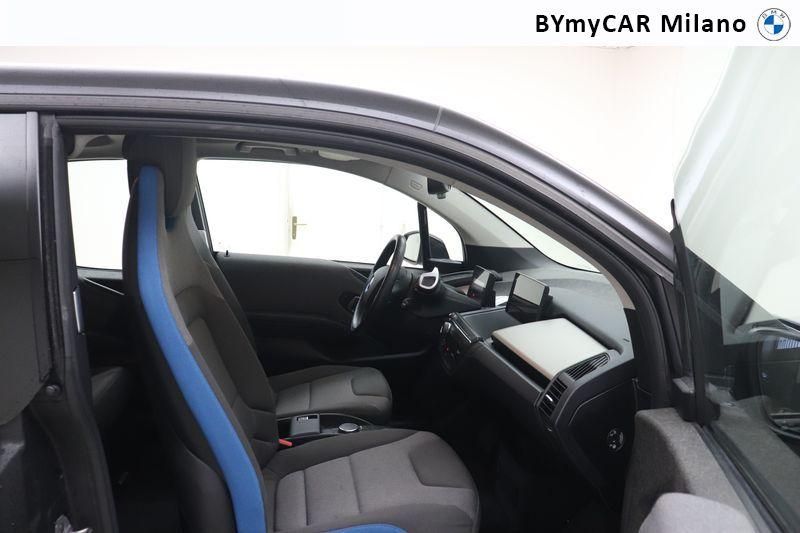 BMW i3 i3s 120Ah Advantage https://cdn.bymycar.eu/it-bo/assets/images/vehicles/vo/4636/BMW-I3-2018-jpg-8.jpg