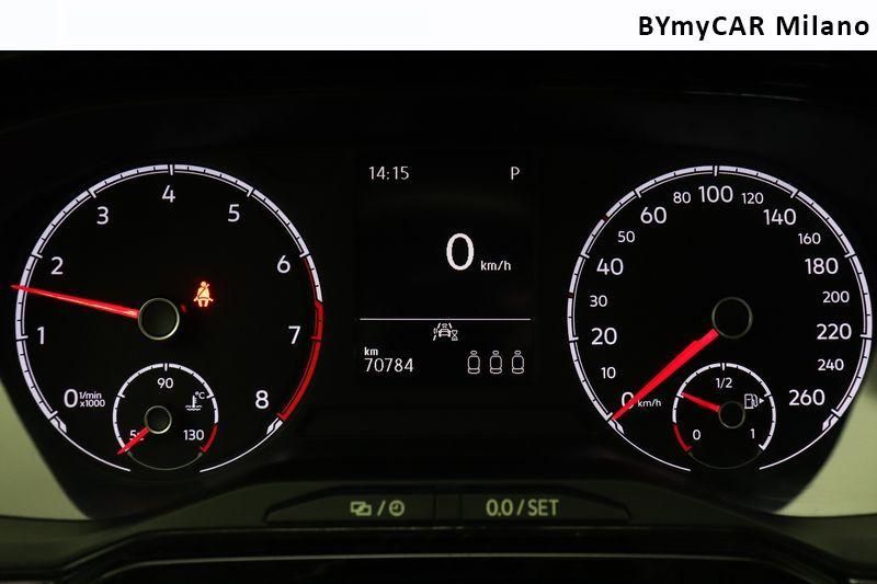 Volkswagen Polo Polo 5p 1.0 tsi Comfortline 95cv dsg https://cdn.bymycar.eu/it-bo/assets/images/vehicles/vo/4637/VOLKSWAGEN-POLO-VI-2017-jpg-12.jpg