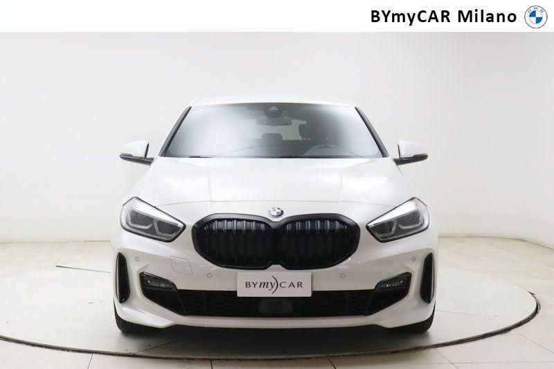 BMW Serie 1 118d Msport auto https://cdn.bymycar.eu/it-bo/assets/images/vehicles/vo/4647/BMW-SERIE-1-F40-jpg-5.jpg
