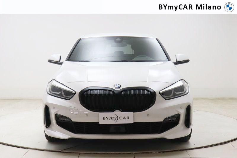 BMW Serie 1 118d Msport auto https://cdn.bymycar.eu/it-bo/assets/images/vehicles/vo/4648/BMW-SERIE-1-F40-jpg-5.jpg