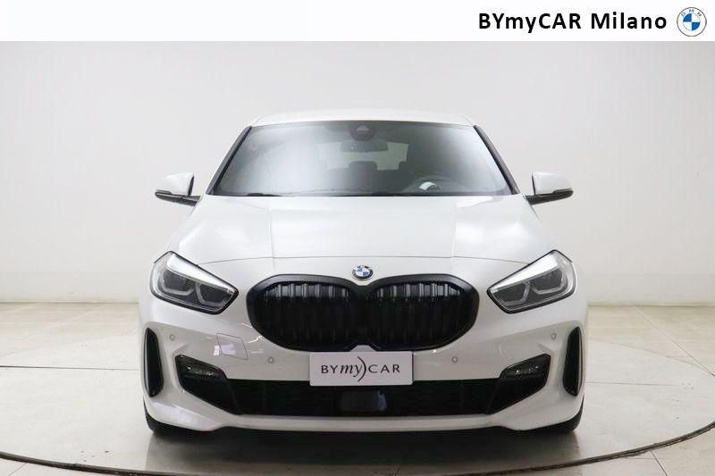 BMW Serie 1 118d Msport auto https://cdn.bymycar.eu/it-bo/assets/images/vehicles/vo/4650/BMW-SERIE-1-F40-jpg-4.jpg