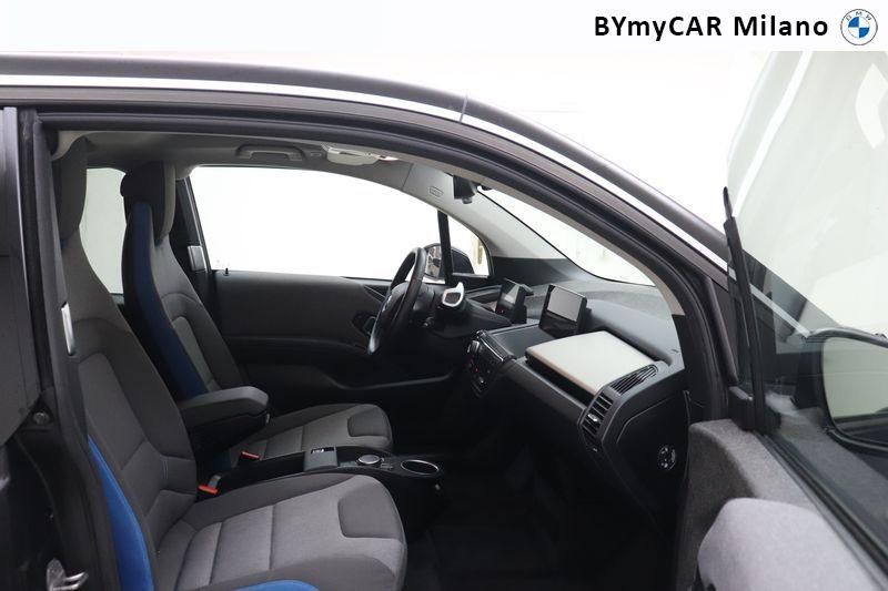 BMW i3 i3 120Ah Advantage https://cdn.bymycar.eu/it-bo/assets/images/vehicles/vo/4667/BMW-I3-2018-jpg-8.jpg