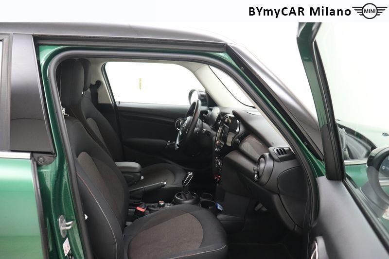 Mini Mini Mini 5p 1.5 Cooper Baker Street auto https://cdn.bymycar.eu/it-bo/assets/images/vehicles/vo/4668/MINI-MINI-IV-F55-2018-5P-jpg-8.jpg