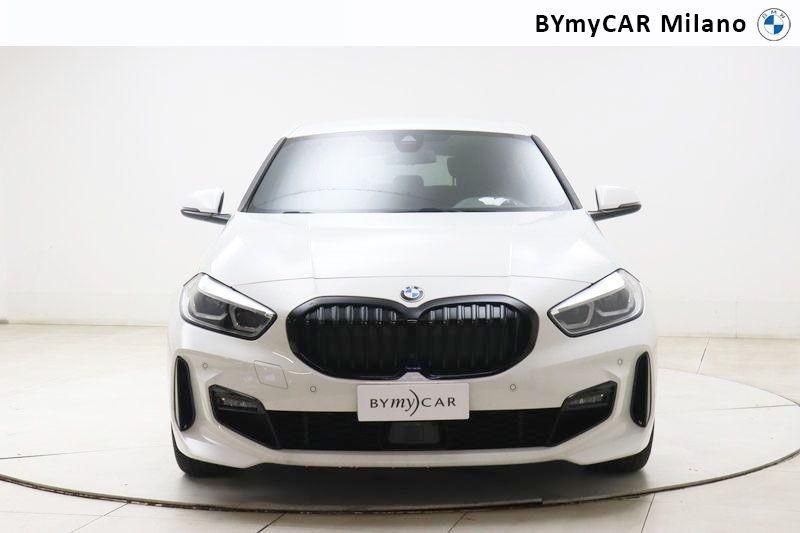 BMW Serie 1 118d Msport auto https://cdn.bymycar.eu/it-bo/assets/images/vehicles/vo/4674/BMW-SERIE-1-F40-jpg-4.jpg