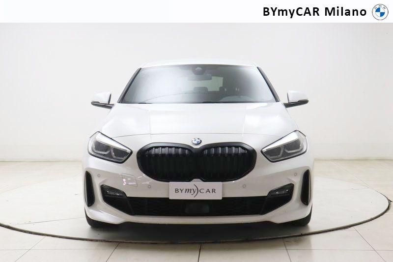 BMW Serie 1 118d Msport auto https://cdn.bymycar.eu/it-bo/assets/images/vehicles/vo/4675/BMW-SERIE-1-F40-jpg-4.jpg