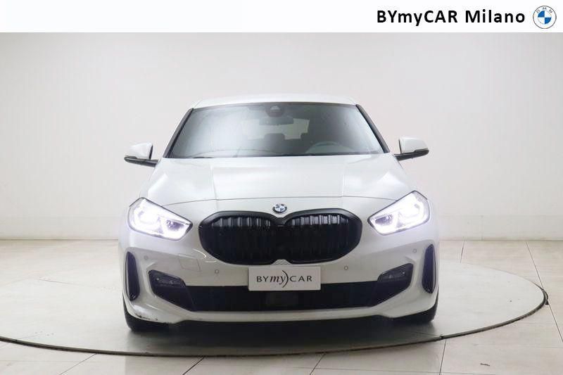 BMW Serie 1 118d Msport auto https://cdn.bymycar.eu/it-bo/assets/images/vehicles/vo/4676/BMW-SERIE-1-F40-jpg-4.jpg
