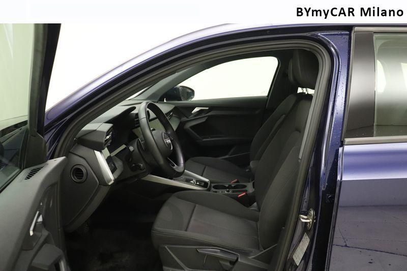 Audi A3 A3 Sportback 35 1.5 tfsi mhev S line edition s-tronic https://cdn.bymycar.eu/it-bo/assets/images/vehicles/vo/4686/AUDI-A3-IV-2020-SPORTBACK-jpg-12.jpg