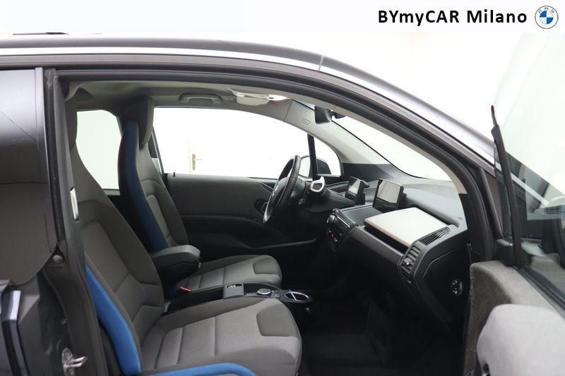 BMW i3 i3 120Ah Advantage https://cdn.bymycar.eu/it-bo/assets/images/vehicles/vo/4689/BMW-I3-2018-jpg-10.jpg