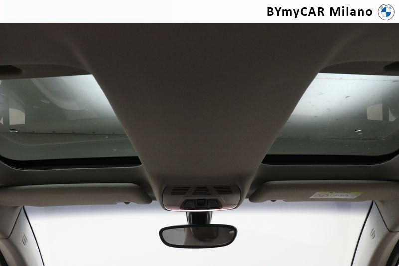 BMW i3 i3 120Ah Advantage https://cdn.bymycar.eu/it-bo/assets/images/vehicles/vo/4690/BMW-I3-2018-jpg-11.jpg