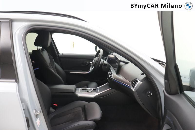 BMW Serie 3 320d Touring mhev 48V xdrive MSport auto https://cdn.bymycar.eu/it-bo/assets/images/vehicles/vo/4700/BMW-SERIE-3-G21-2022-TOURING-jpg-10.jpg