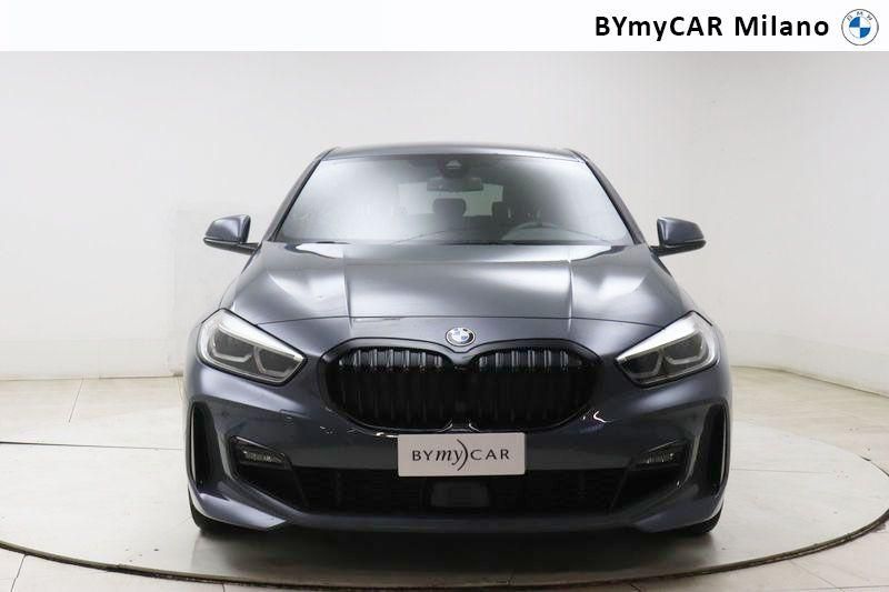 BMW Serie 1 118d Msport auto https://cdn.bymycar.eu/it-bo/assets/images/vehicles/vo/4721/BMW-SERIE-1-F40-jpg-4.jpg