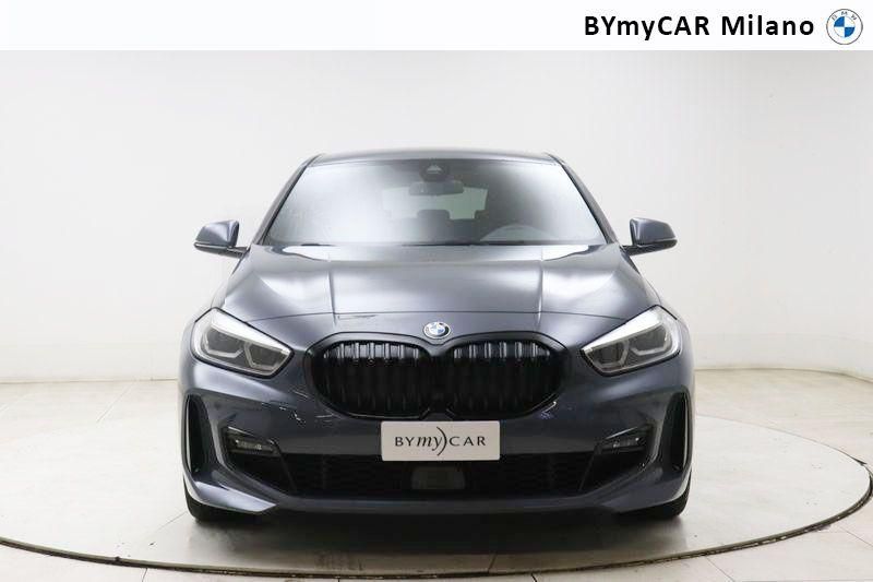 BMW Serie 1 118d Msport auto https://cdn.bymycar.eu/it-bo/assets/images/vehicles/vo/4724/BMW-SERIE-1-F40-jpg-4.jpg