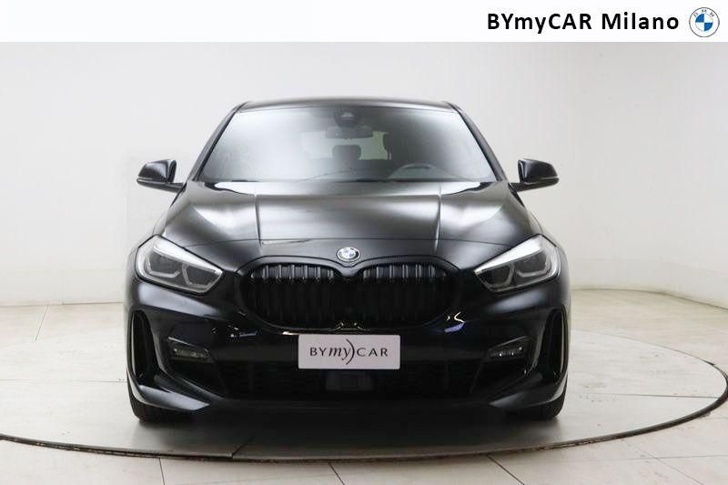 BMW Serie 1 118d Msport auto https://cdn.bymycar.eu/it-bo/assets/images/vehicles/vo/4748/BMW-SERIE-1-F40-jpg-4.jpg