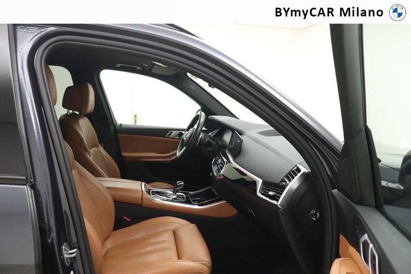 BMW X5 X5 xdrive30d Msport auto https://cdn.bymycar.eu/it-bo/assets/images/vehicles/vo/4788/BMW-X5-G05-2018-jpg-8.jpg
