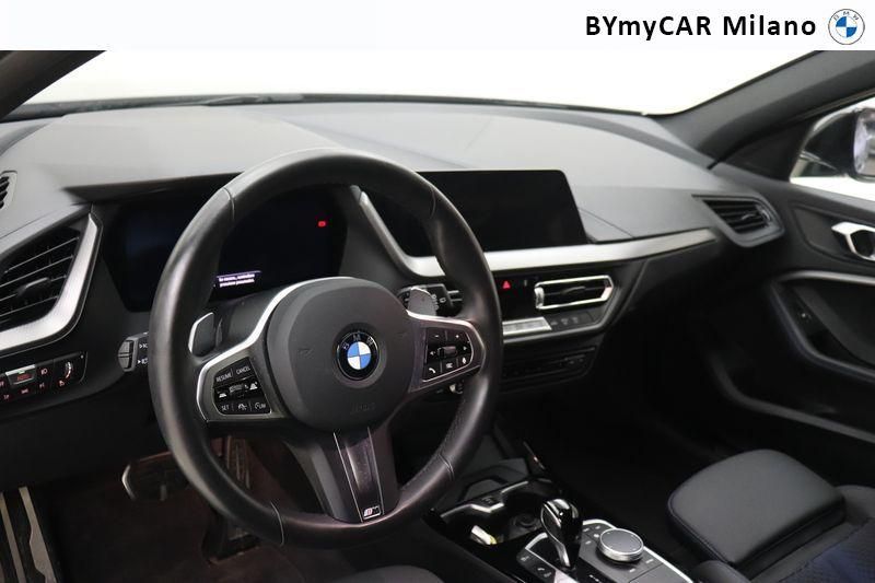 BMW Serie 1 118d Msport auto https://cdn.bymycar.eu/it-bo/assets/images/vehicles/vo/4810/BMW-SERIE-1-F40-jpg-11.jpg