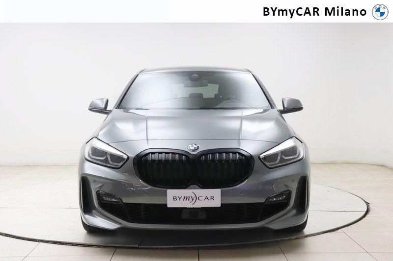 BMW Serie 1 118d Msport auto https://cdn.bymycar.eu/it-bo/assets/images/vehicles/vo/4810/BMW-SERIE-1-F40-jpg-4.jpg