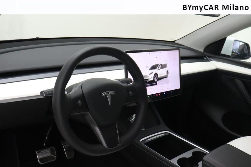 Tesla Model Y Model Y Long Range Dual Motor awd https://cdn.bymycar.eu/it-bo/assets/images/vehicles/vo/4815/TESLA-MODEL-Y-2021-jpg-11.jpg