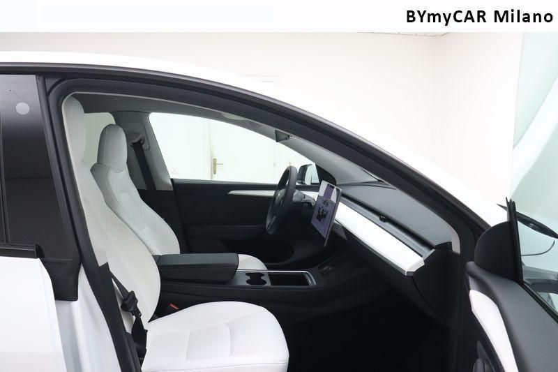 Tesla Model Y Model Y Long Range Dual Motor awd https://cdn.bymycar.eu/it-bo/assets/images/vehicles/vo/4815/TESLA-MODEL-Y-2021-jpg-8.jpg