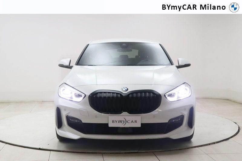 BMW Serie 1 118d Msport auto https://cdn.bymycar.eu/it-bo/assets/images/vehicles/vo/4827/BMW-SERIE-1-F40-jpg-0.jpg